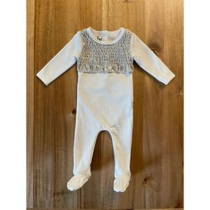 Manière Unisex White Metallic Smocked Bodice Footie Size 3M